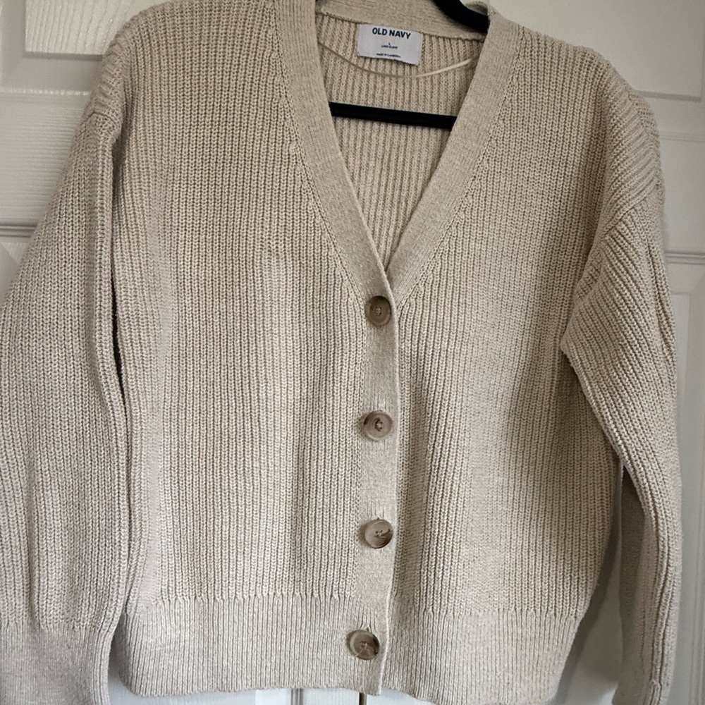 Old Navy Beige Ribbed V-Neck Button Cardigan - Picture 4 of 5